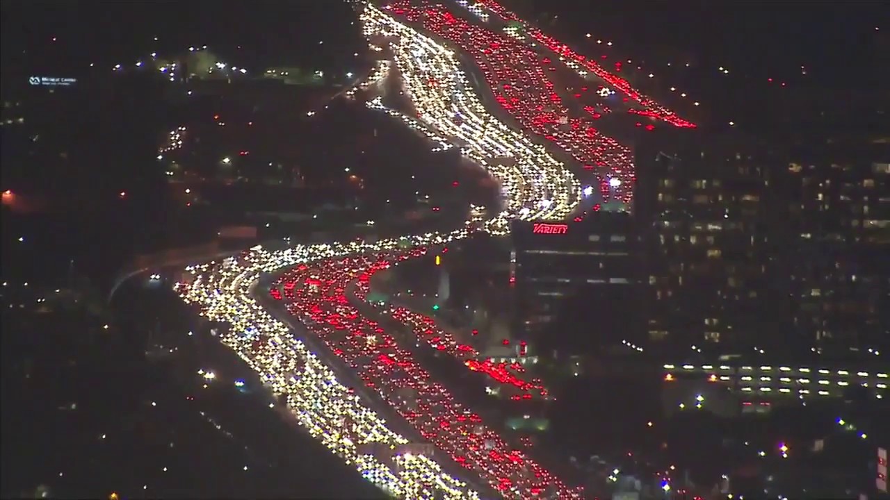 Los Angeles traffic leading up to Thanksgiving weekend, 2016