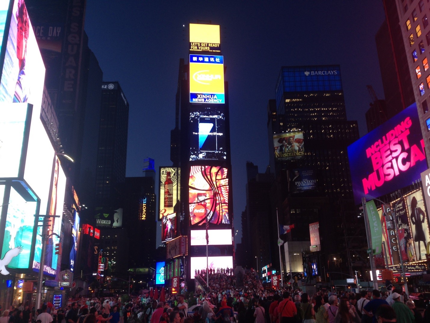 The bright lights to Time Square, New York